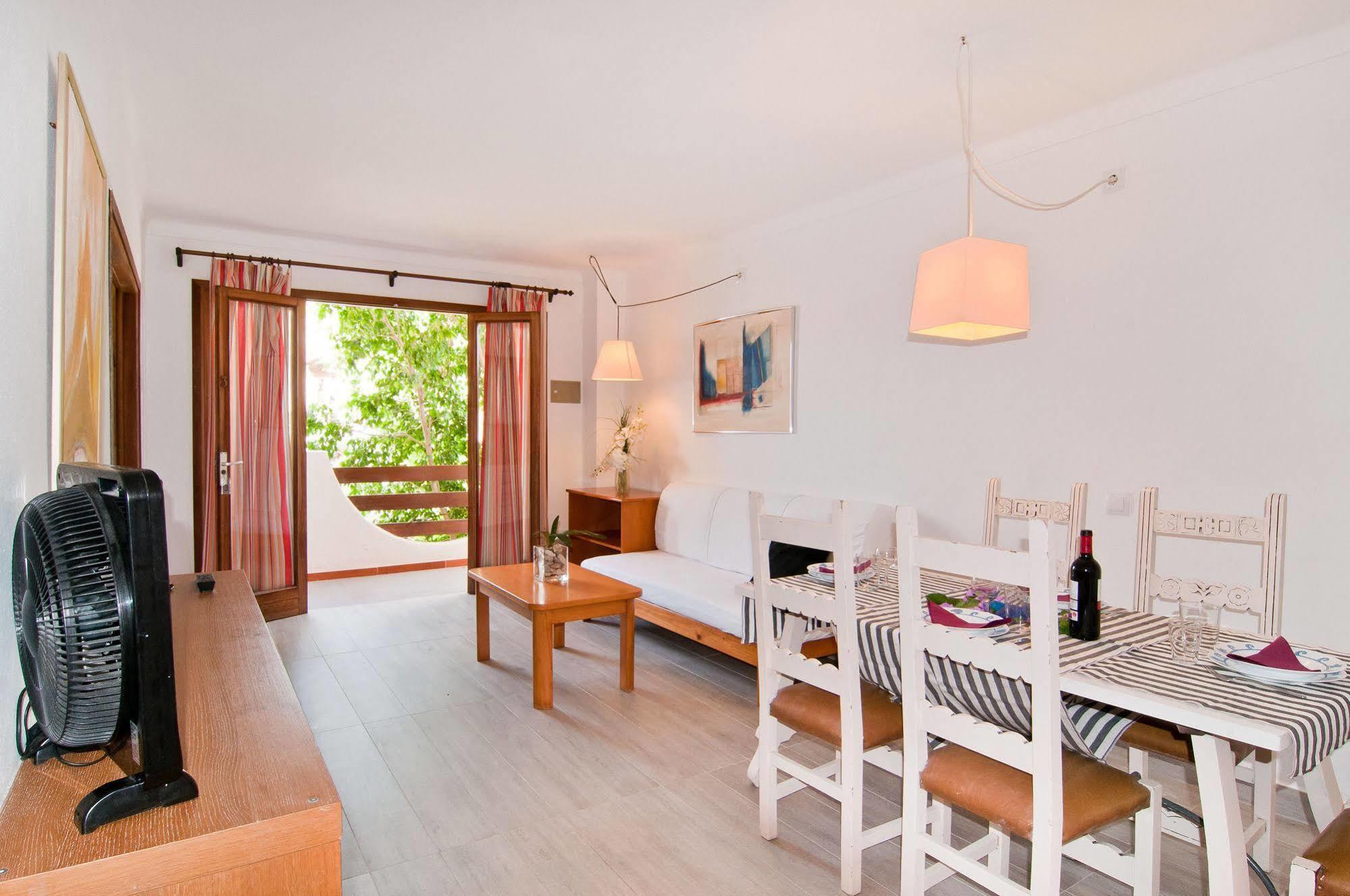 Apartamentos Estanques Colonia de Sant Jordi Kültér fotó