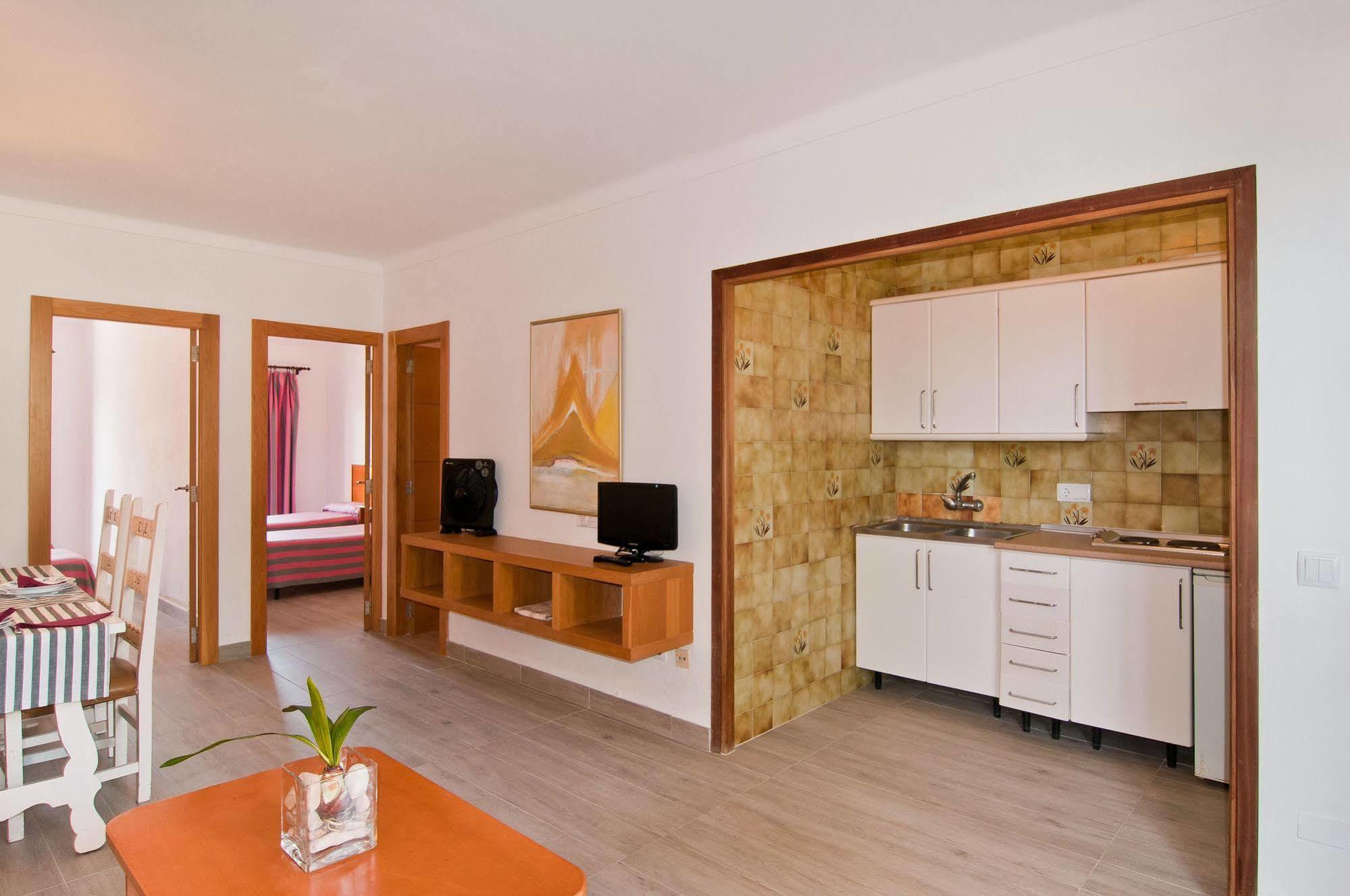 Apartamentos Estanques Colonia de Sant Jordi Kültér fotó