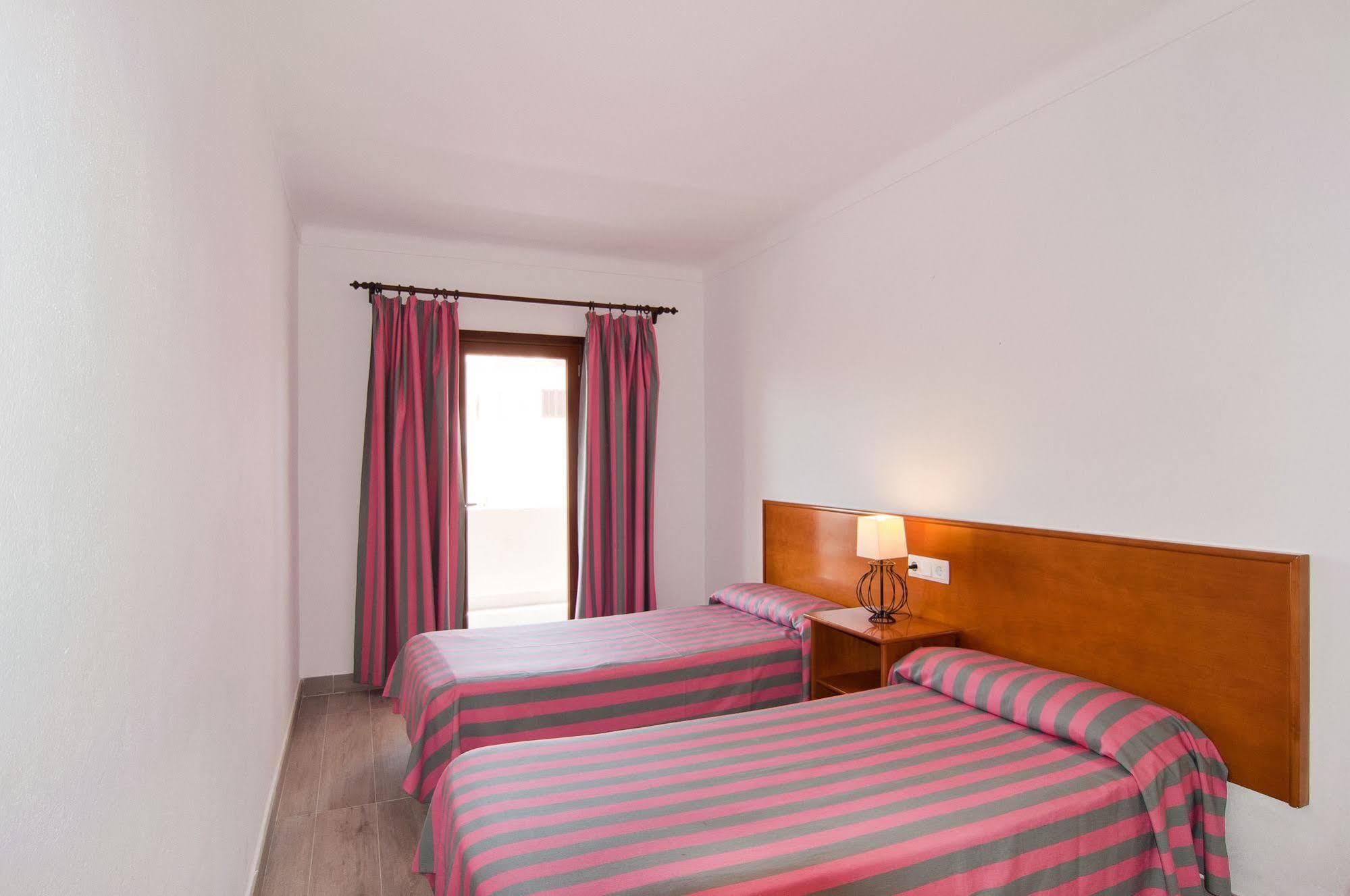 Apartamentos Estanques Colonia de Sant Jordi Kültér fotó